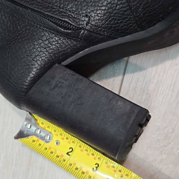 Tory Burch Womens Leight lug sole Leather 76022 Ankle Heels Boots shoes 7.5 - Picture 12 of 16